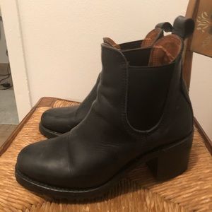 Frye Sabrina Chelsea Black Booties